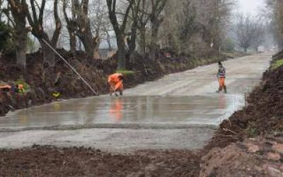 General Rodr�guez: Contin�a la pavimentaci�n en el barrio Marab�