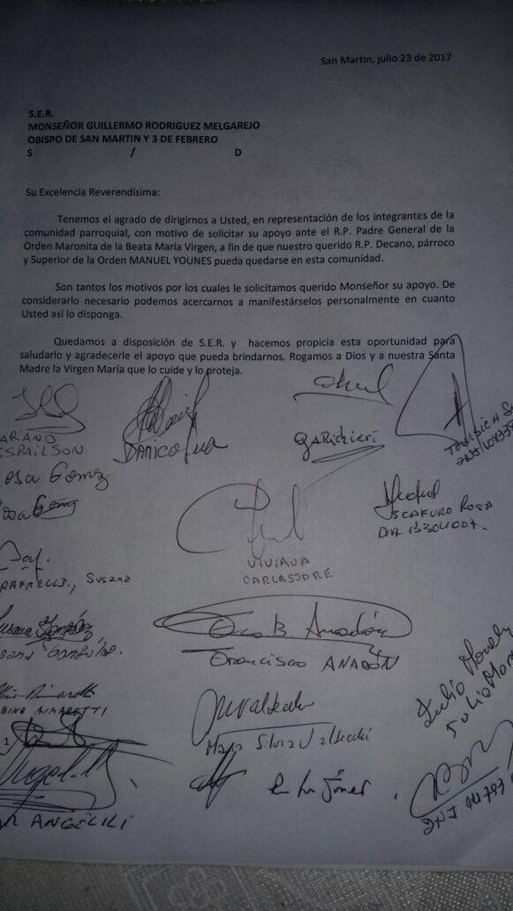 Villa Lynch: el viernes 4 habr� un abrazo a la iglesia para impedir el traslado del cura Manuel Younes