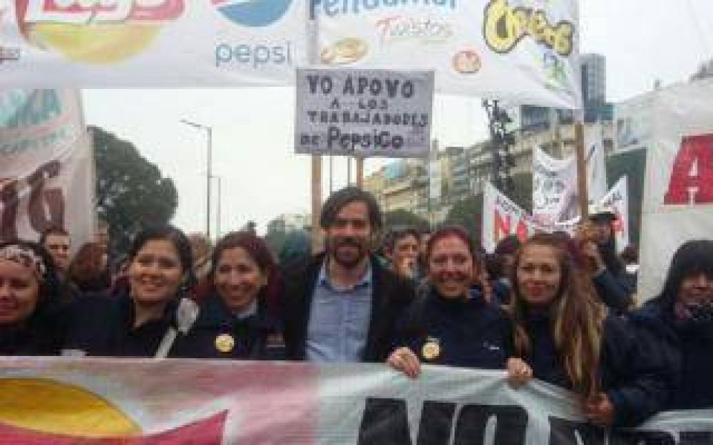 Elecciones 2017: Nicol�s del Ca�o de campa�a en Ca�uelas