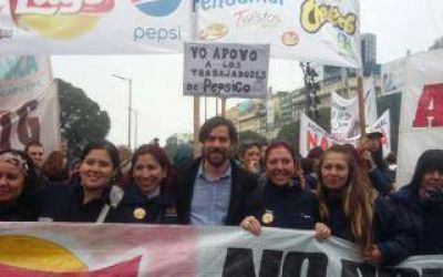 Elecciones 2017: Nicol�s del Ca�o de campa�a en Ca�uelas