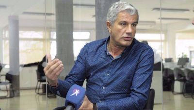 Andr�s Zottos: �Los legisladores no pueden ser unos levantamanos�