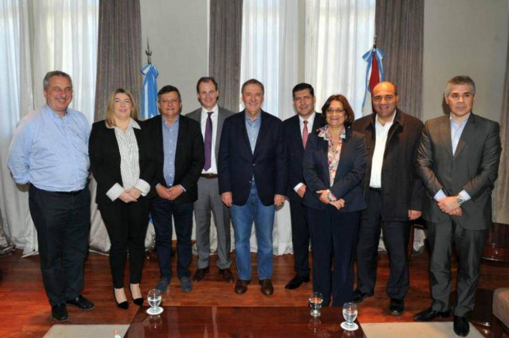 Gobernadores relanzan su �liga� para hacerle frente a la Naci�n