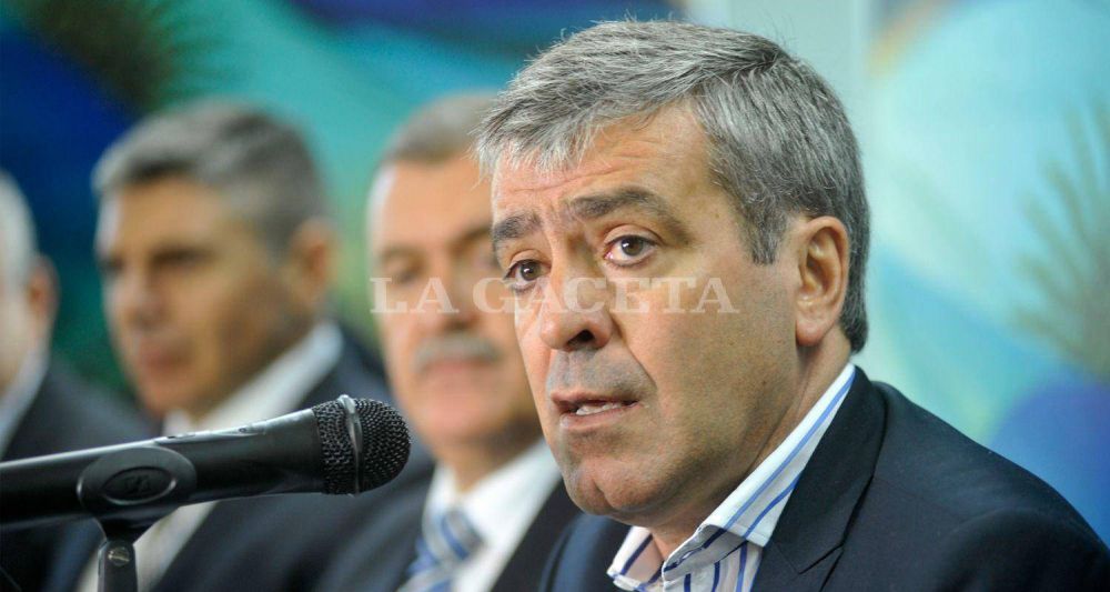 La campa�a se calienta con duras acusaciones y cr�ticas en las redes sociales