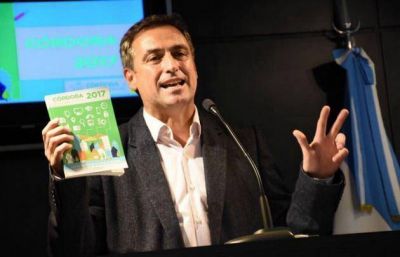 Mestre insiste con la consulta popular, pero para octubre