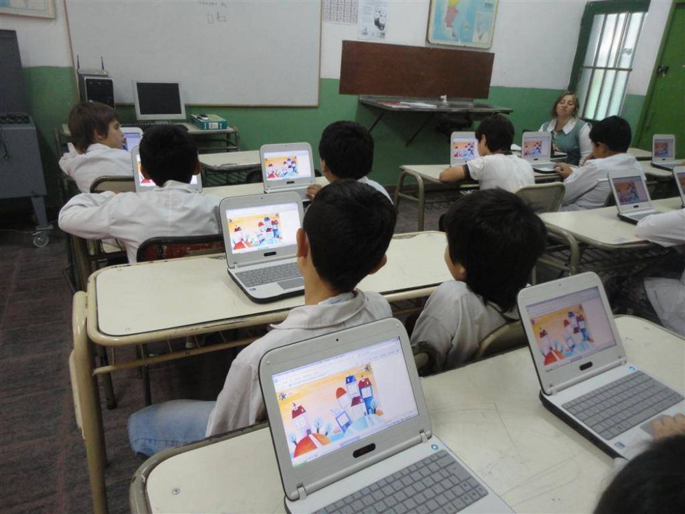 Naci�n proyecta contenidos de rob�tica y programaci�n en secundarias