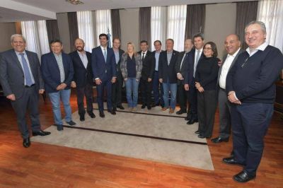 Corpacci convoc� a defender los intereses de Catamarca