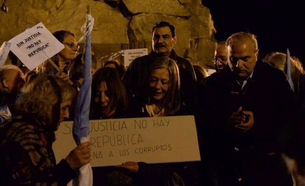 Marplatenses realizaron una marcha contra la corrupci�n y por la justicia