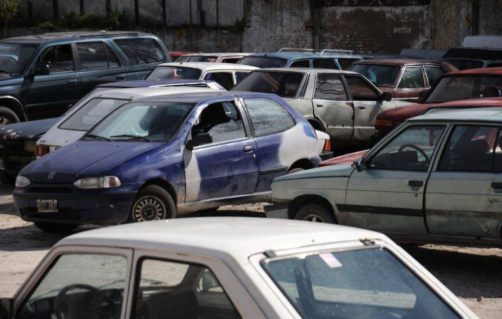 Los due�os no reclaman sus veh�culos infraccionados y se saturan los predios