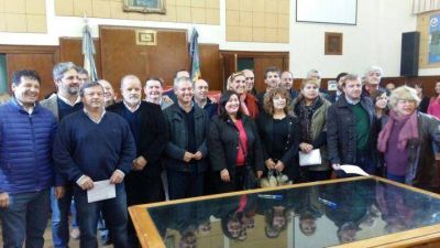 Se firm� un acta compromiso para la campa�a electoral