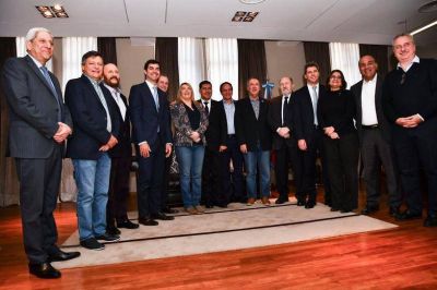 Gobernadores peronistas rechazan el planteo de Vidal sobre el Fondo del Conurbano