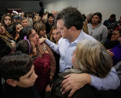 En el tramo final, le piden a Massa que dispute a Cristina el voto de los sectores m�s postergados