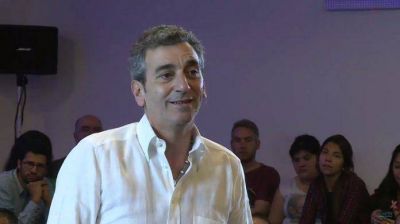 Randazzo encabez� un acto en la ciudad y apunt� al cierre de comercios
