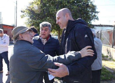 En el �ltimo timbreo de campa�a, Molina pidi� a la gente que vaya a votar a las PASO
