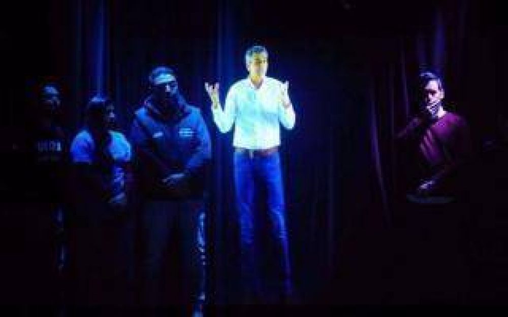 Randazzo estuvo en Mar del Plata y cerr� un acto en La Matanza en formato holograma