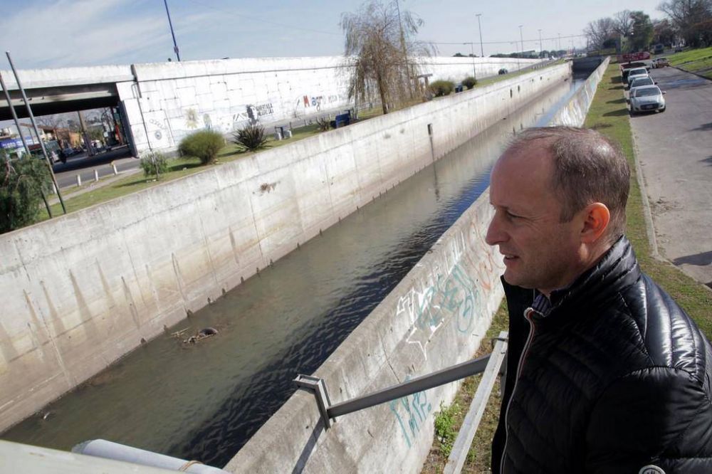 Lomas: construyen otro puente vehicular sobre el Arroyo del Rey