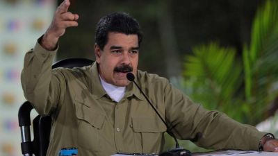 Maduro afirma que aplast� una sublevaci�n militar, pero la oposici�n duda