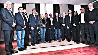 Manzur: �no pueden quitar plata a las provincias�