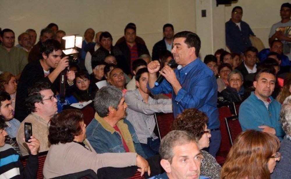 Ibarra present� sus propuestas electorales y prometi� 