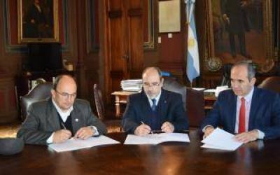 Saladillo firm� convenio en la UNLP para financiar Ciencias Econ�micas