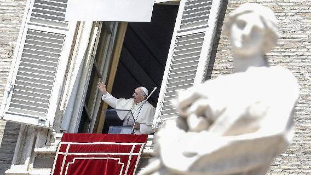 �ngelus: la Trasfiguraci�n del Se�or es un mensaje de esperanza