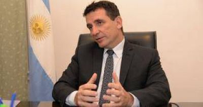 Yedlin: �No vamos a entregar mercader�as a una semana de la elecci�n�
