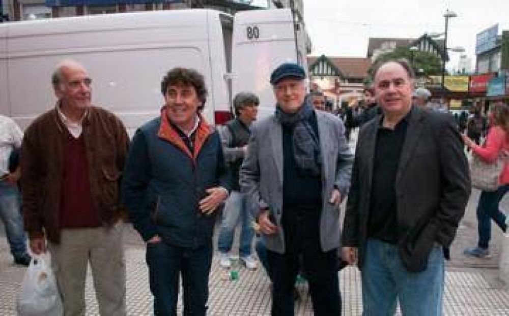 Pino Solanas, Micheli y Cafiero recorrieron Lomas