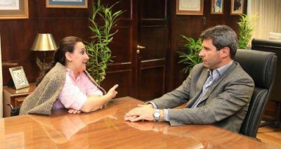 En su breve visita, Michetti se reuni� con U�ac