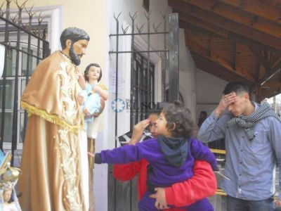 Una multitud en San Cayetano