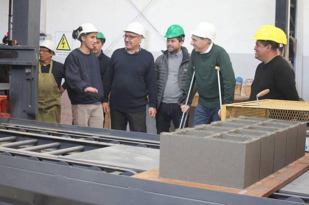Vi�uales visit� la planta donde el Municipio capacita en oficios