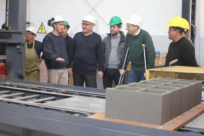 Vi�uales visit� la planta donde el Municipio capacita en oficios
