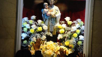 El obispo de San Justo pidi� por los m�s humildes en el Mercado Central
