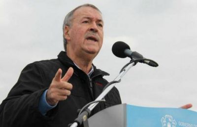 Schiaretti prometi� quitarse el bigote por los gasoductos