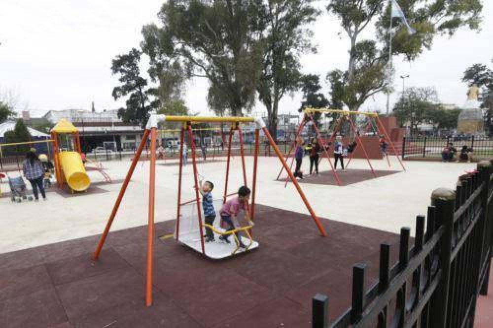 Reabrieron cuatro plazas para la gente tras las obras de remodelaci�n