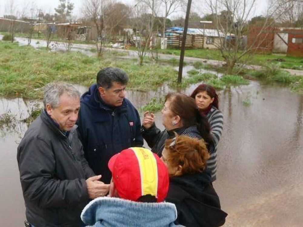 �El Corrientes se desbord� porque Arroyo no lo limpia m�s desde que asumi�