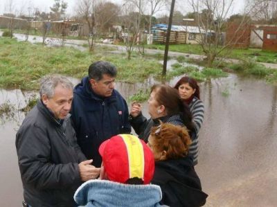 �El Corrientes se desbord� porque Arroyo no lo limpia m�s desde que asumi�