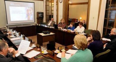 Balagu� estuvo en la Academia Nacional de Educaci�n