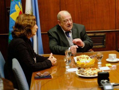 Arroyo: �Hay oponentes que viven de la pol�tica y hablan de gesti�n�