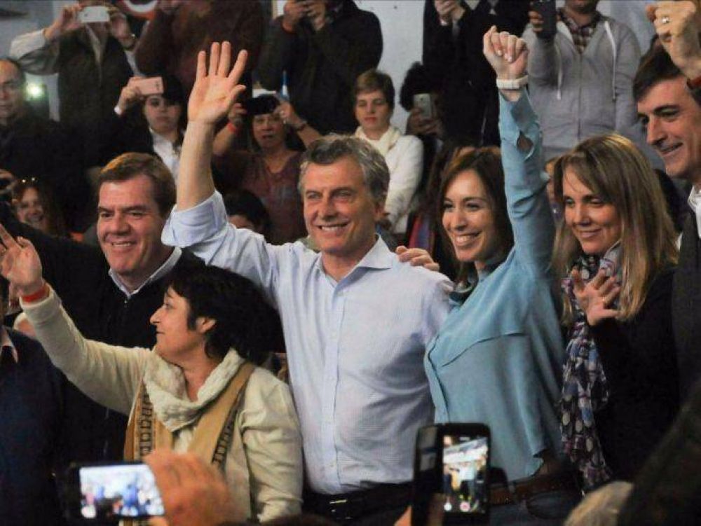 En Azul, Macri asegur� que �la Ruta 3 va a ser autopista de Ca�uelas a Bah�a Blanca�