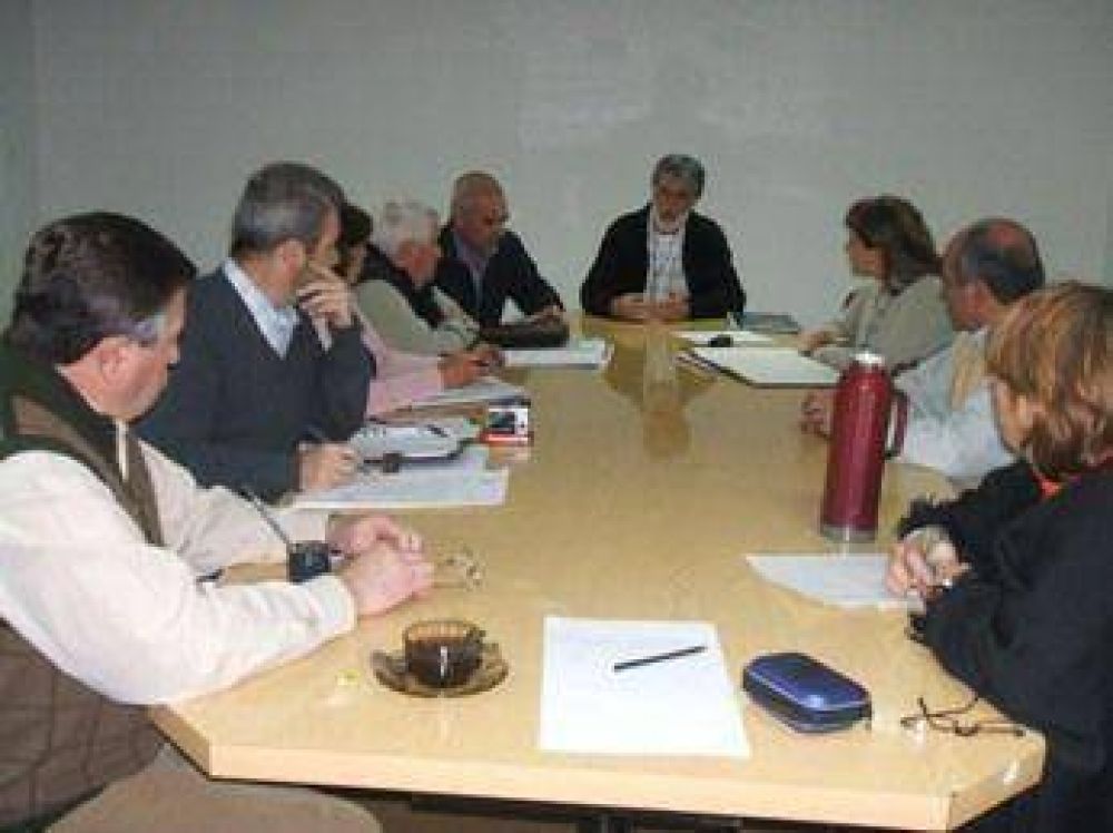 FUNCIONARIOS DE GOBIERNO CONCURRIERON AL CONCEJO