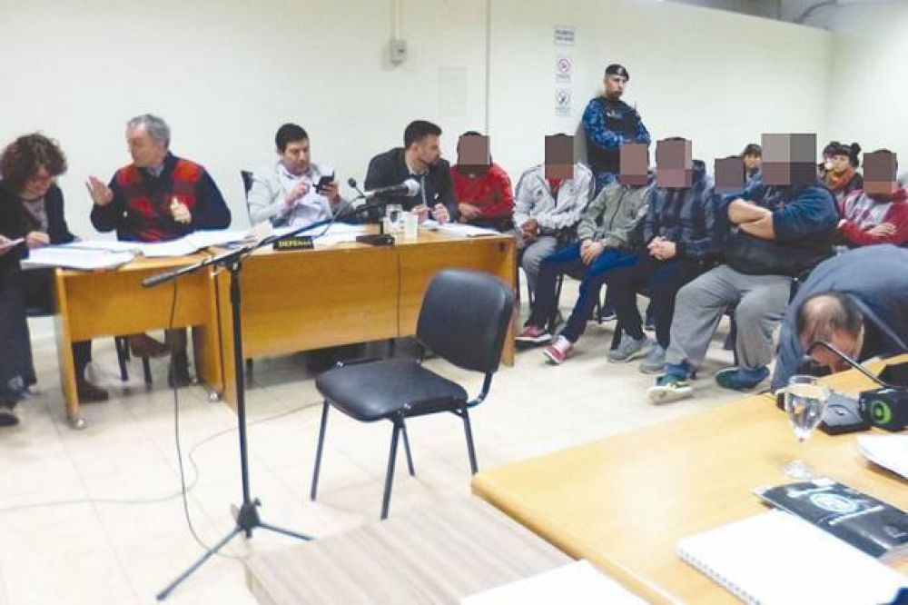 Tras los m�s de 60 allanamientos, dos meses de prisi�n preventiva para los 8 detenidos