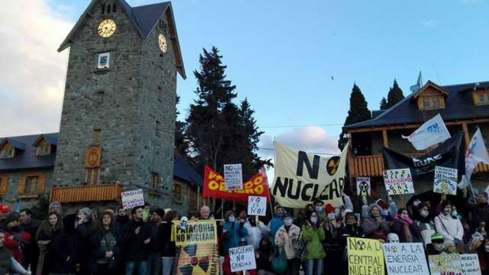 Masivas movilizaciones en toda la provincia le dijeron no a la planta nuclear