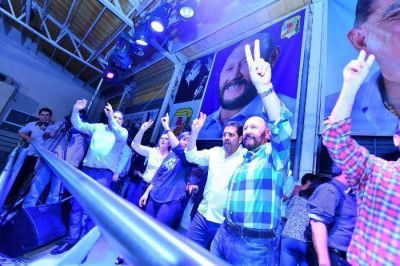 Insfr�n exhort� a �llenar las urnas con la boleta azul� en las PASO del domingo