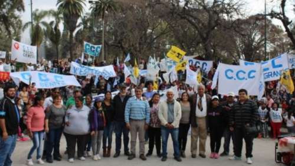Unidad Federal cerr� su campa�a con una asamblea y acto en el parque San Mart�n