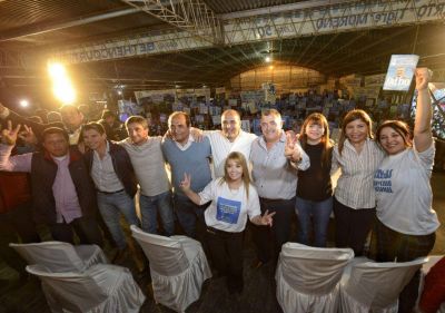 Jaldo cerr� la campa�a del oficialismo con cr�ticas a Macri y con 
