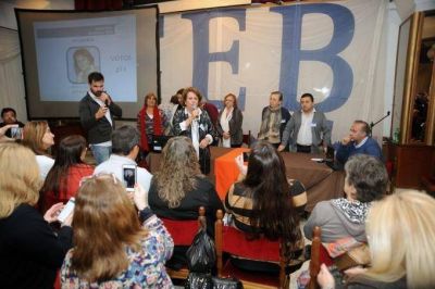 Mirta Petrocini fue reelegida al frente de la FEB por cuatro a�os m�s