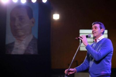 Randazzo en tierras de Mart�n Insaurralde en lo que fue su �ltima actividad de campa�a