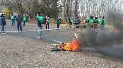 Otro piquete calent� a�n m�s el clima en Fern�ndez Oro