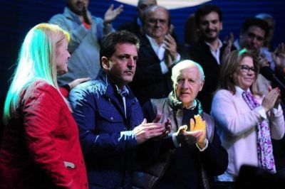Massa felicit� al gobierno por la victoria
