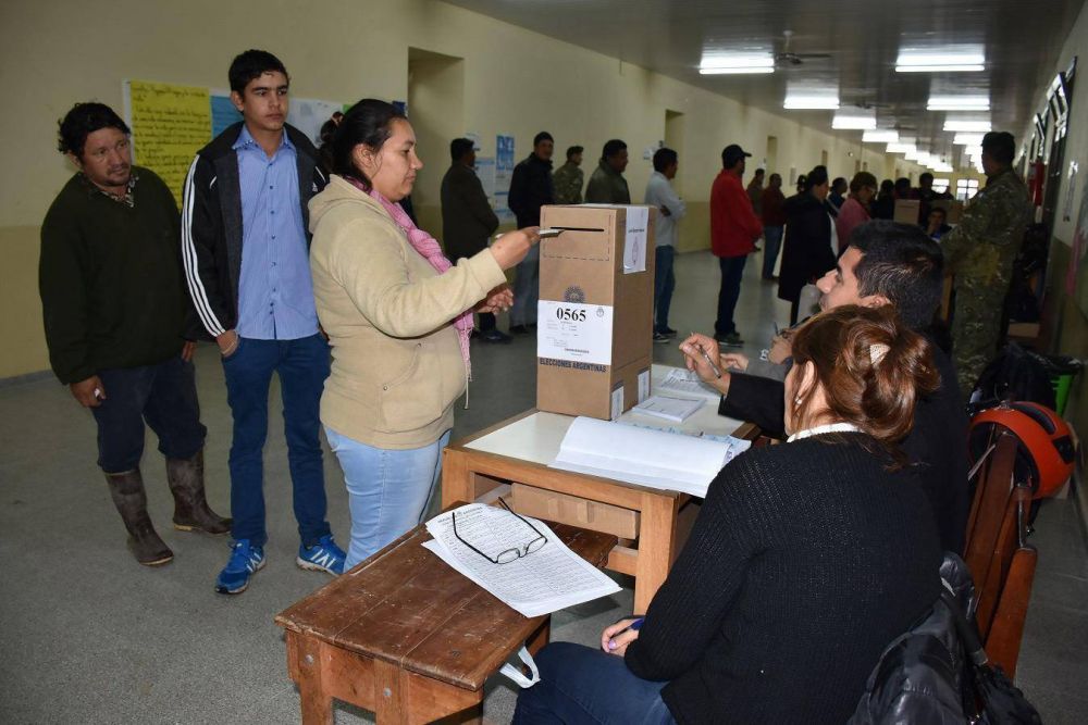 El FpV se impon�a ayer en la provincia. El FAF Cambiemos sac� m�s votos en la capital