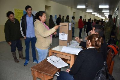 El FpV se impon�a ayer en la provincia. El FAF Cambiemos sac� m�s votos en la capital
